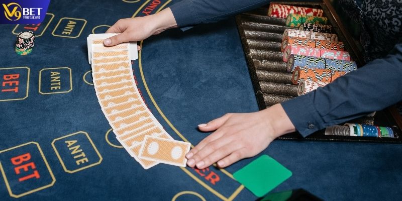 Hướng dẫn luật chơi Baccarat trên V9BET